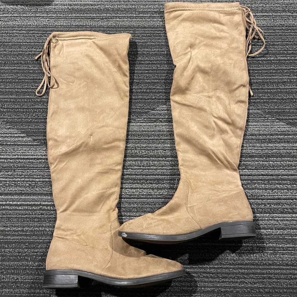 Women’s suede boots
